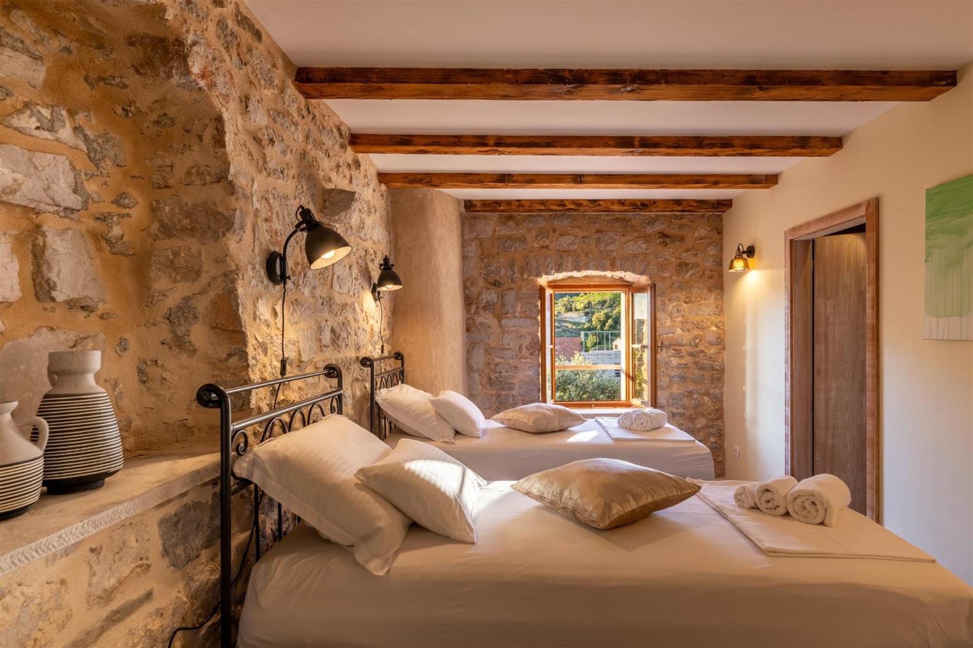Dvor Pitve Villas Jelsa  Cameră foto